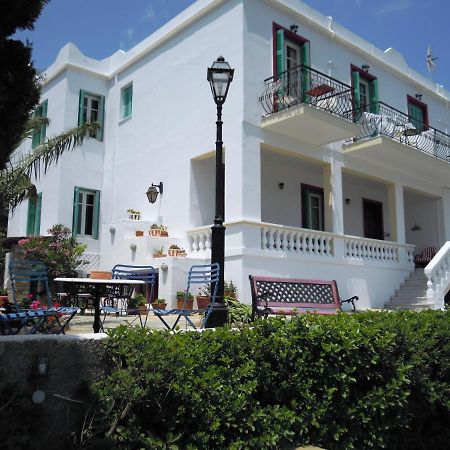 Blue Dolphin Hotel Batsíon Exterior foto