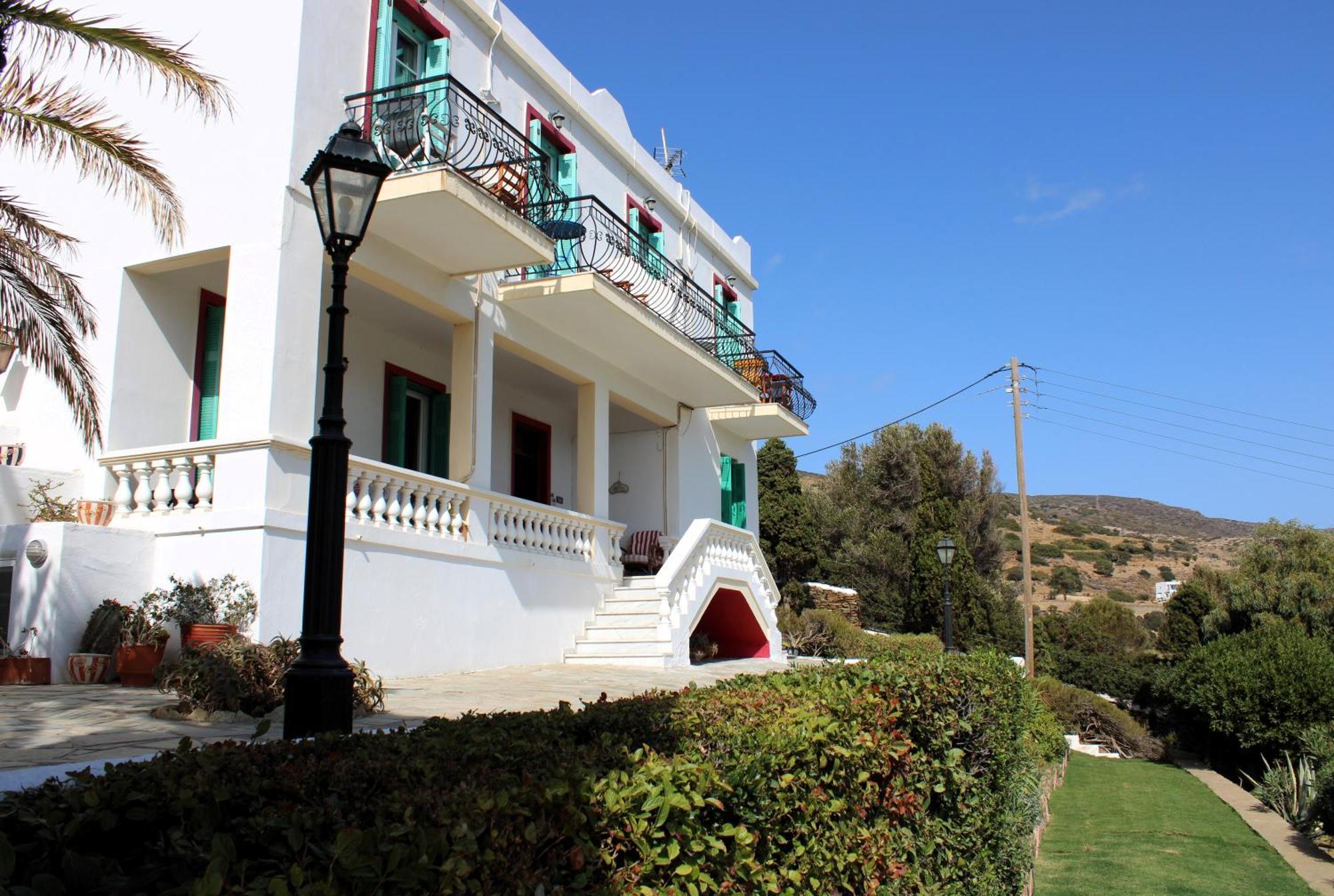 Blue Dolphin Hotel Batsíon Exterior foto